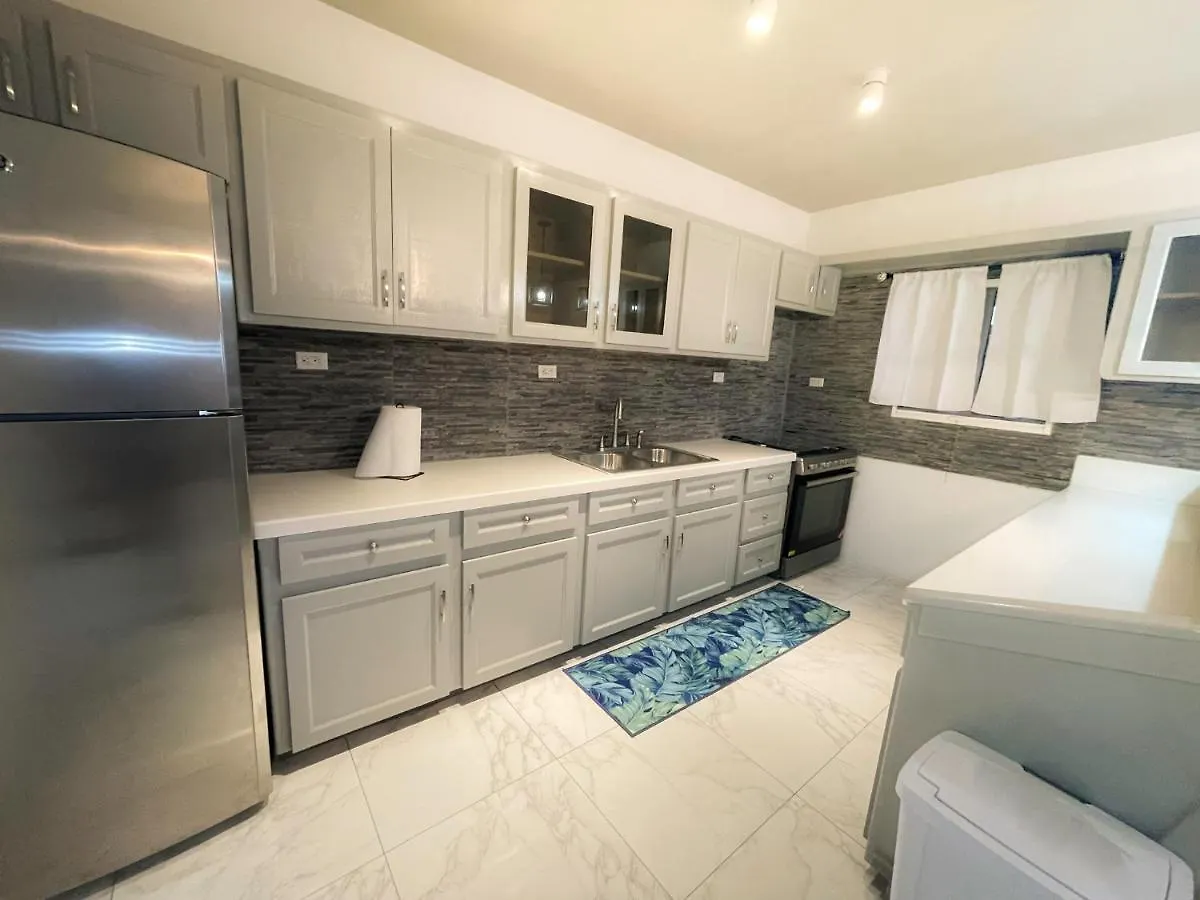 Sea-Renity Apartment Oyster Pond 0*,